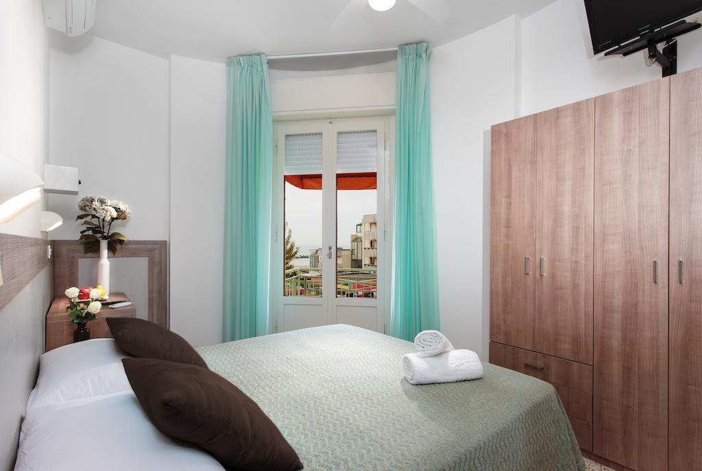 Hotel Gaia Rimini Room photo